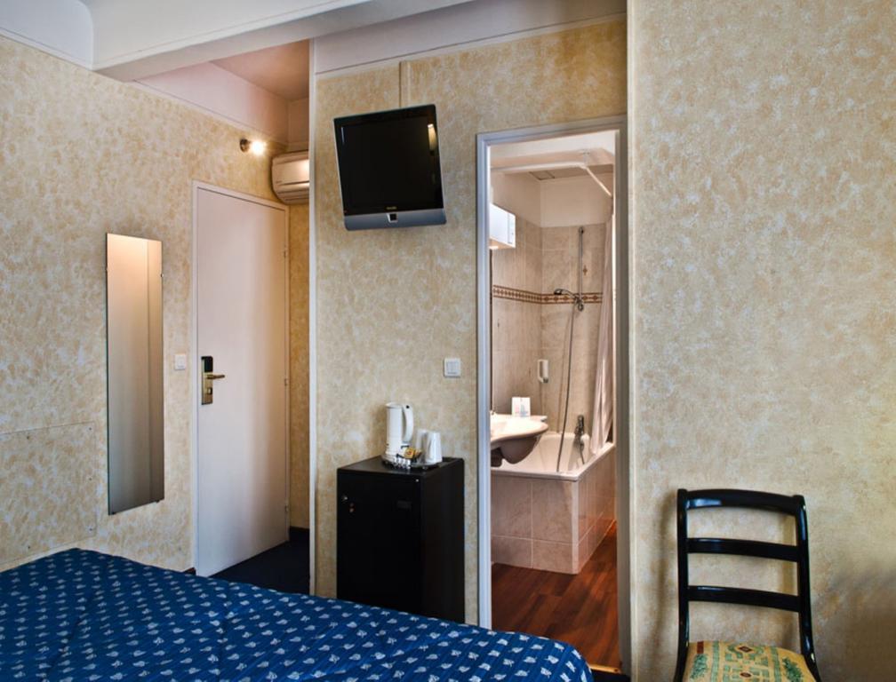Single Room,700889845:JPEG